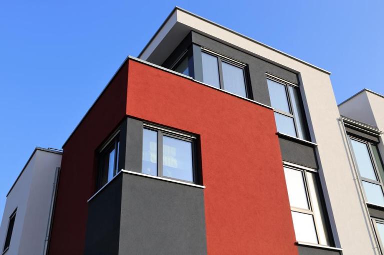 Comment choisir le bon enduit pour votre façade ?